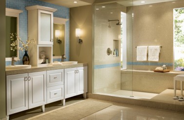 clean-white-thermofoil-kraftmaid-bathroom-cabinetry