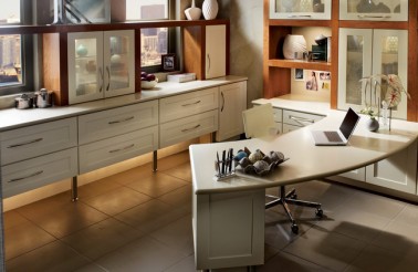 kraftmaid-maple-cabinetry-and-desk-is-finished-in-canvas